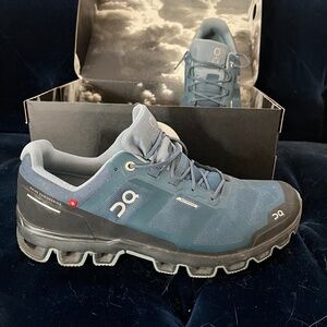 ON RUNNING Cloudventure Men’s Trail Running Shoe - Sz. 9.5